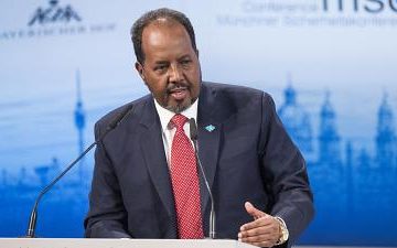 SOMALI ELECTS FORMER LEADER TO THE PRESIDENCY