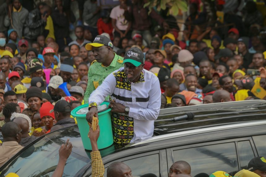 GACHAGUA OVERSHADOWS RUTO’S CAMPAIGNS BY HANDING OUT CHAPATIS WITHOUT WEARING GLOVES