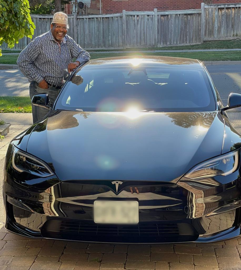 Miguna Miguna Tesla